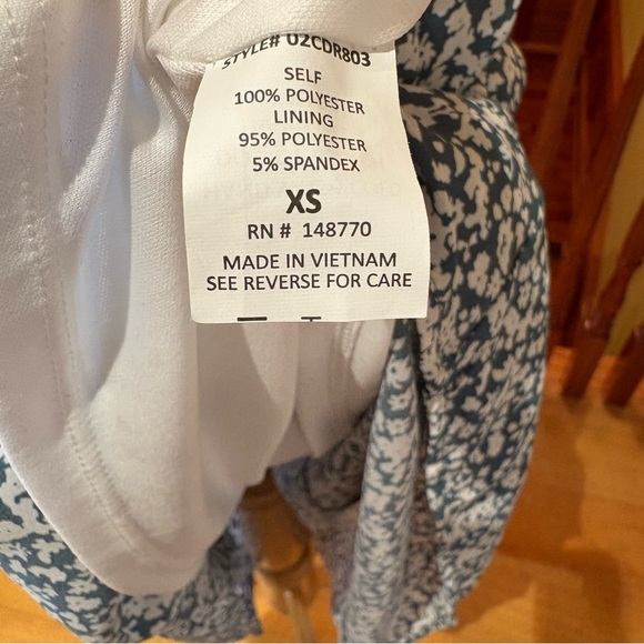 V-Neck Flowy Floral Viridian Summer Dress Wmn’s XS - Picture 9 of 11